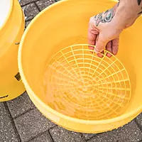 Meguiar's Yellow Bucket, Car Wash Bucket for Water and Suds - 3.5 Gallon Grit Guard