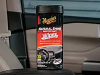 Meguiar's Natural Shine Protectant Wipes - 30 Full Size Car Care Wipes Clean and Protect Vinyl, Rubber, and Plastic Surfaces - Streak-Free Wipes with UV Protection and Leave a Satin, Non-Greasy Shine