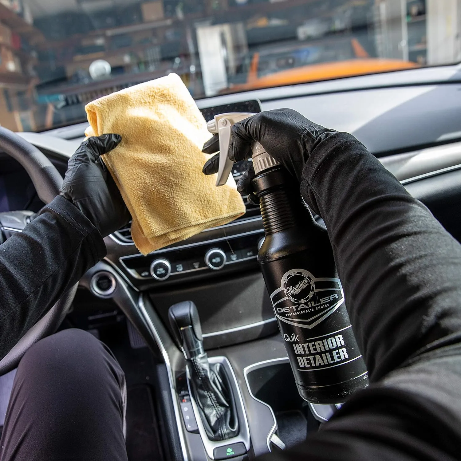 Meguiar's D14901 Detailer Quik Interior Detailer 3.79L safely cleans all interior surfaces 128 Fl Oz (Pack of 1) Quik