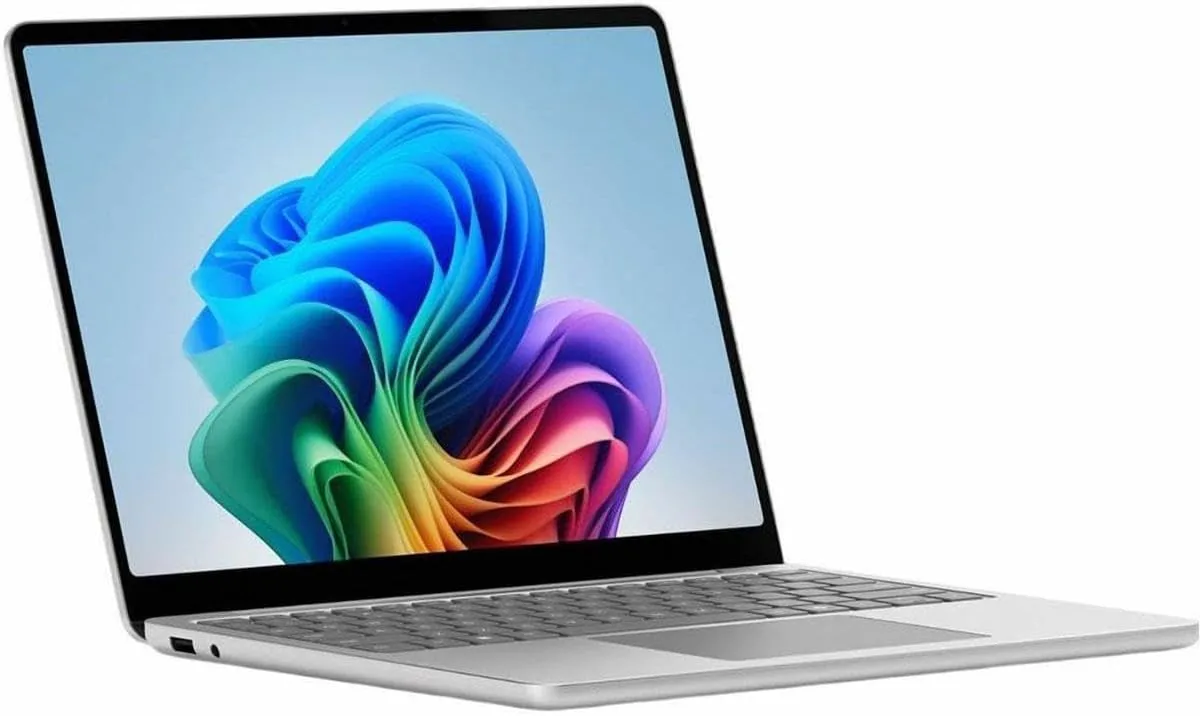 Microsoft Surface Laptop (2025) 13" Touchscreen Copilot+ PC Notebook - Qualcomm Snapdragon X Plus X1P-42-100 - 16 GB - 256 GB SSD - English (US) Keyboard - Platinum