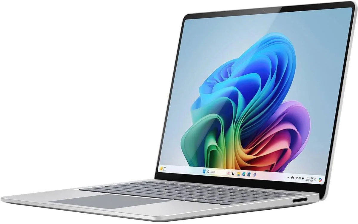 Microsoft Surface Laptop 7 13.8" Touchscreen Copilot+ PC Notebook - Intel Core Ultra 7-32 GB - 256 GB SSD - English Keyboard - Platinum