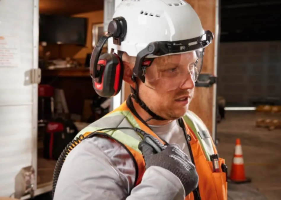 Milwaukee BOLT 24dB Earmuffs