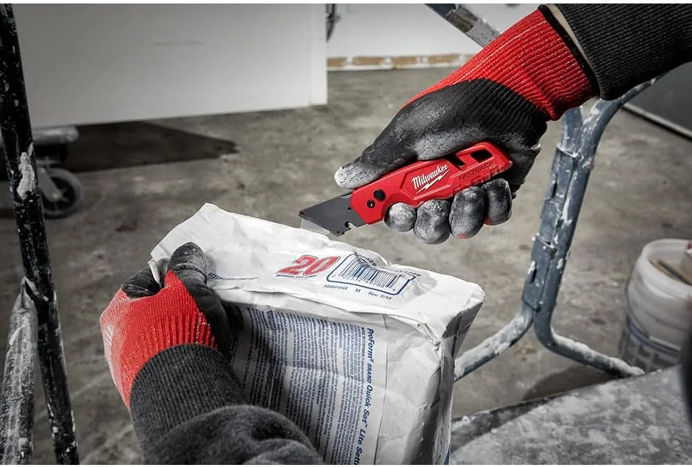 MILWAUKEE'S Folding Utility Knife,6-7/8" L (48221502)