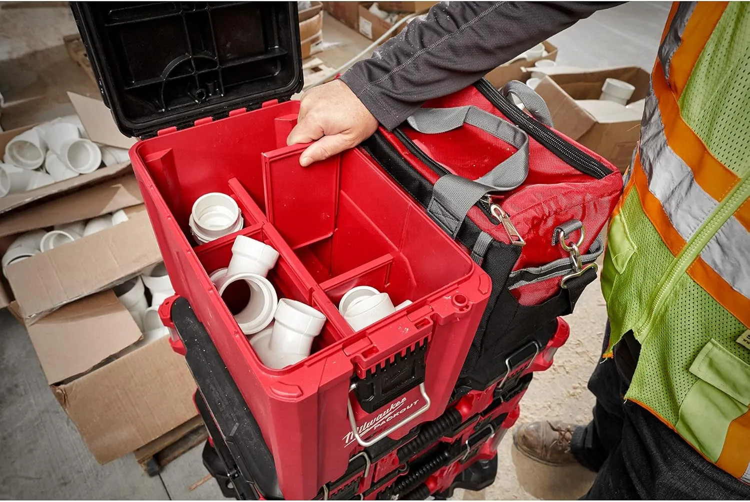 MILWAUKEE'S 48-22-8422 PACKOUT Compact Tool Box (1)