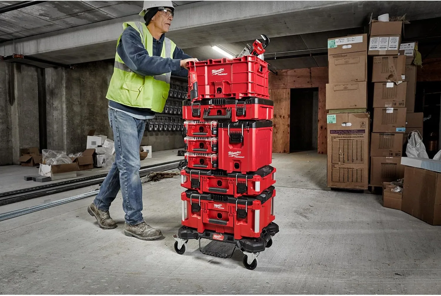 MILWAUKEE'S 48-22-8422 PACKOUT Compact Tool Box (1)