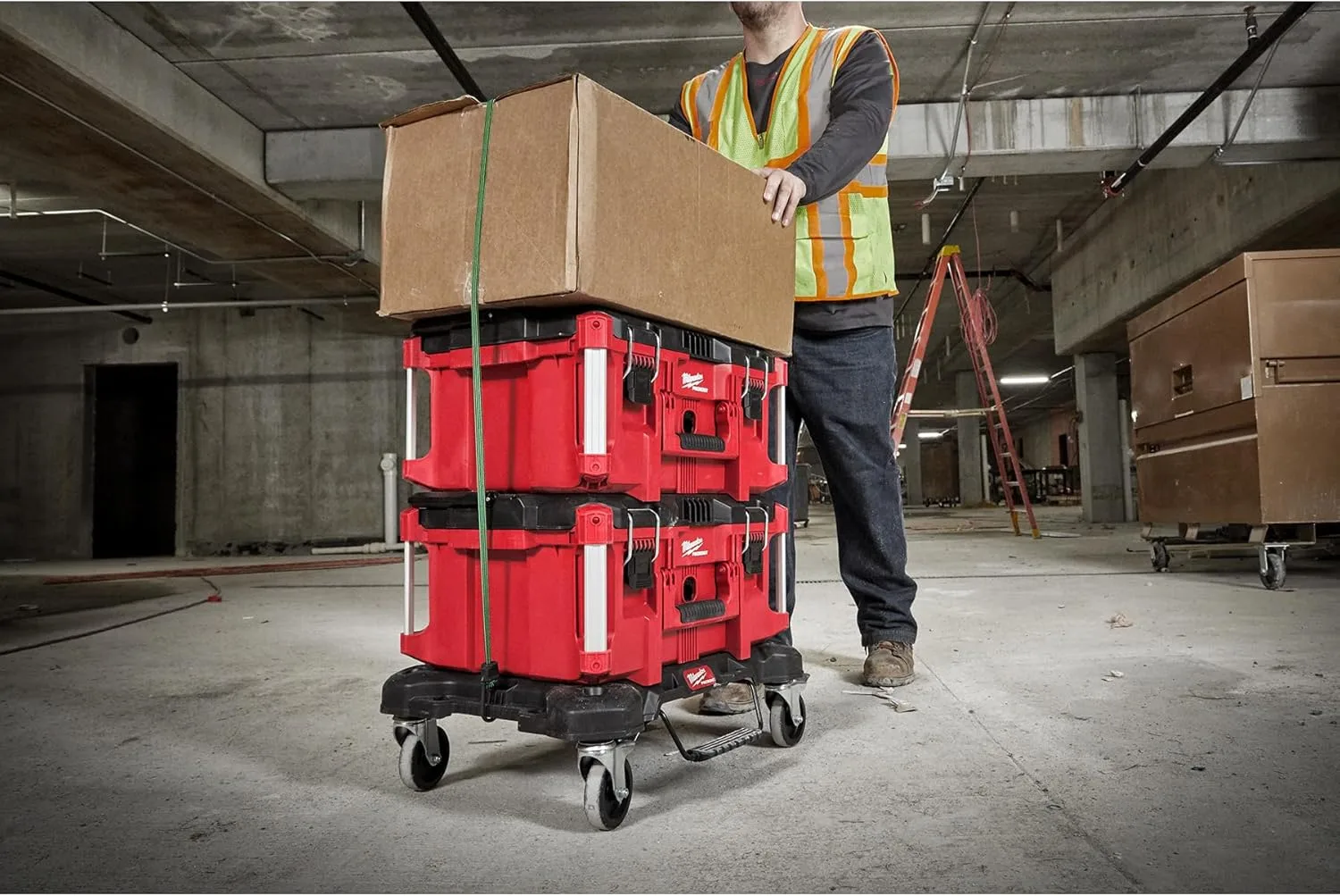Milwaukee Electric Tool 48-22-8425 Pack out, Large Tool Box, Red
