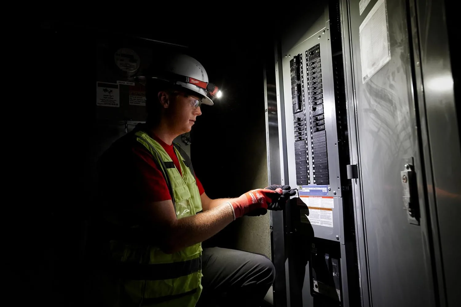 Milwaukee Electric - REDLITHIUM. USB Hard HAT HEADLAMP