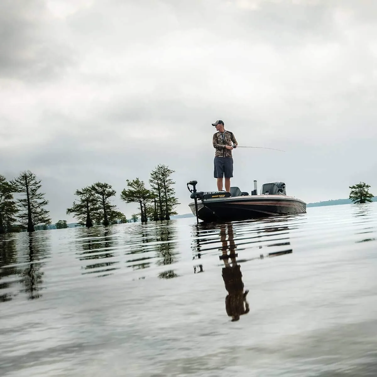 Minn Kota Fortrex Bow-Mount Electric Trolling Motor with Dual Spectrum Chirp Sonar, 80 Lb. Thrust, 52 in. Shaft, Freshwater