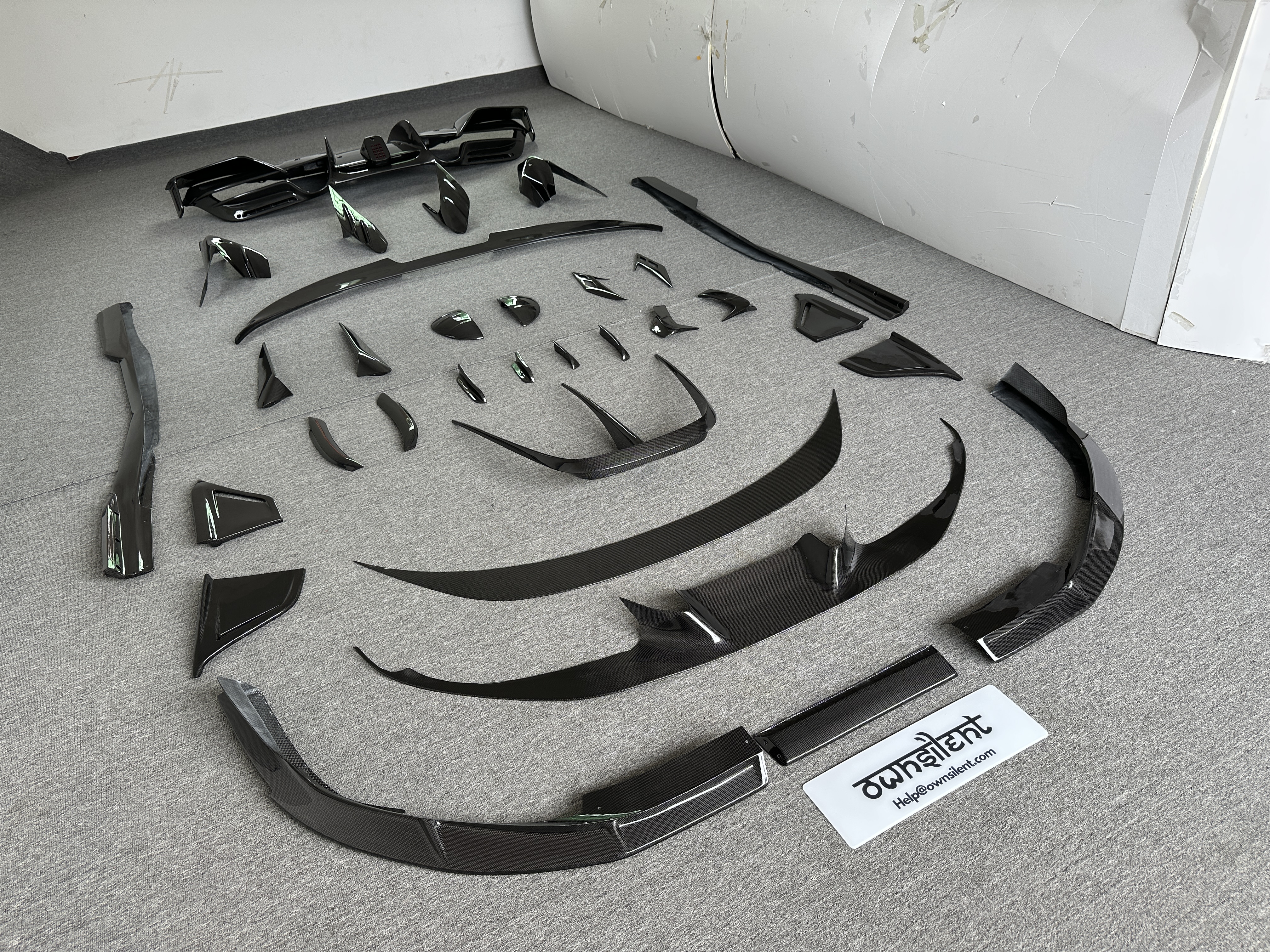 Mansory Carbon Fiber Body Kit for Ferrari F8