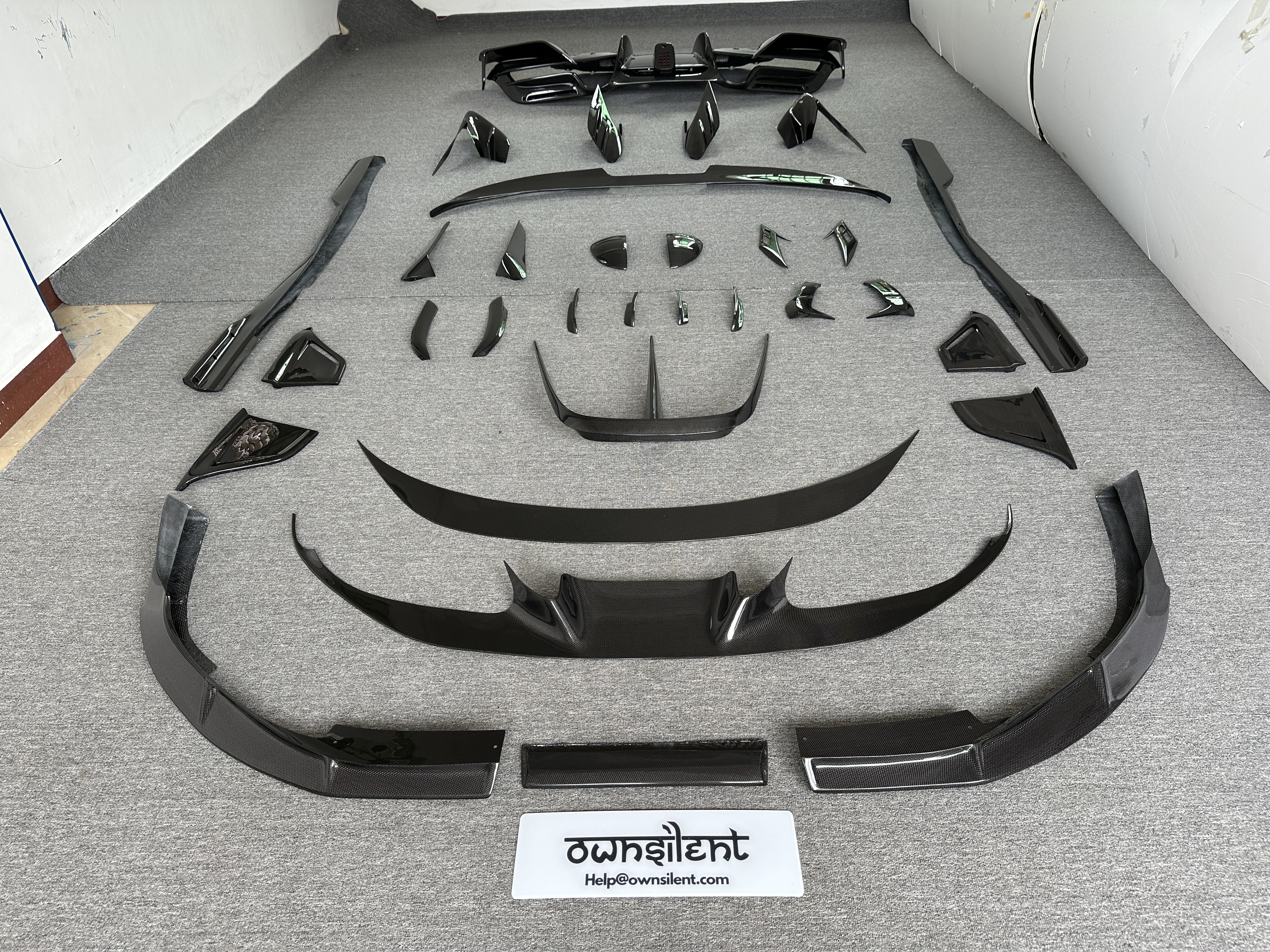 Mansory Carbon Fiber Body Kit for Ferrari F8