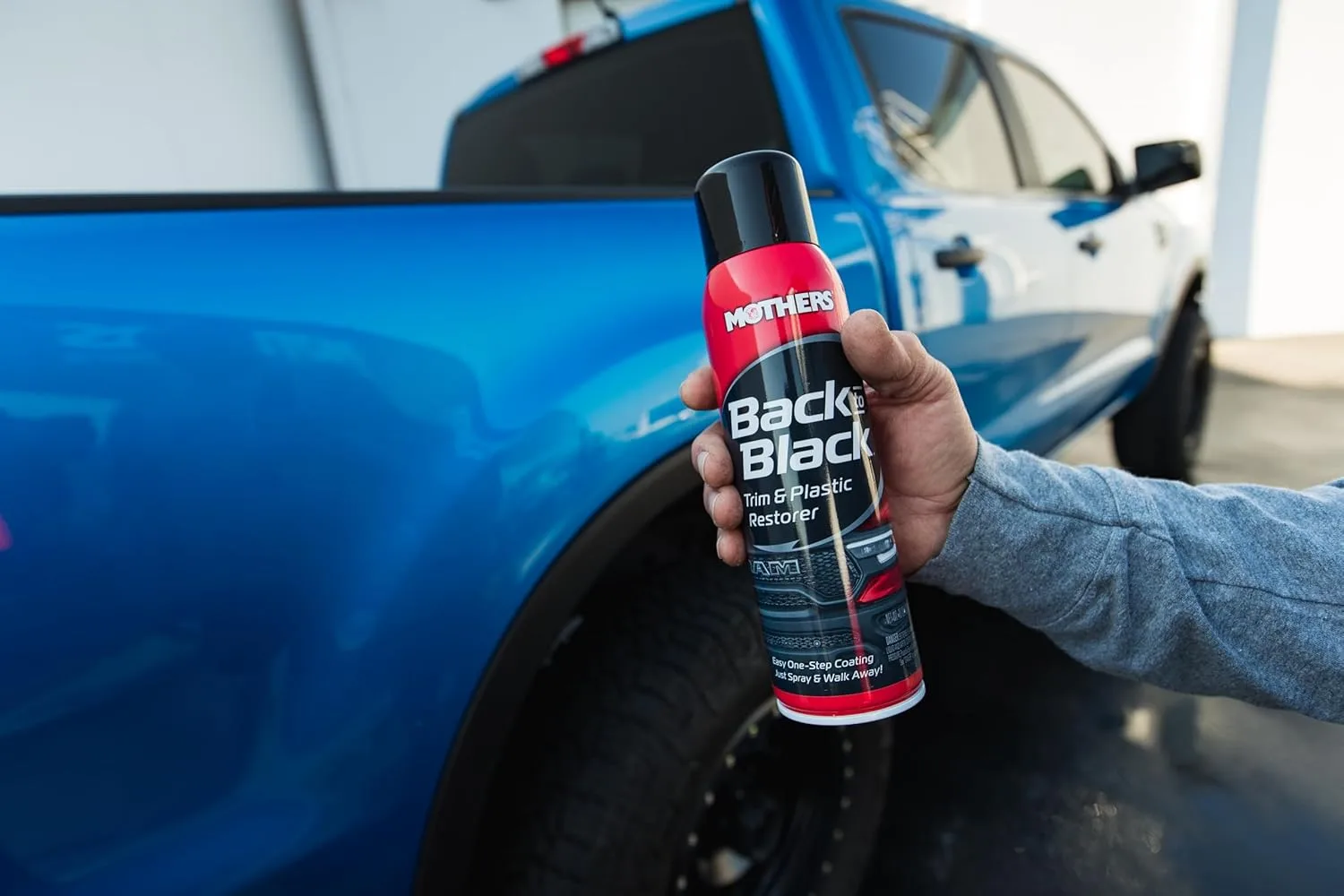 Mothers Back-to-Black Trim & Plastic Restorer, 10 oz. Aerosol — Removes Oxidation, Dirt & Wax Residue – Restores Faded Trim & Provides Long-Lasting Protection (06110)