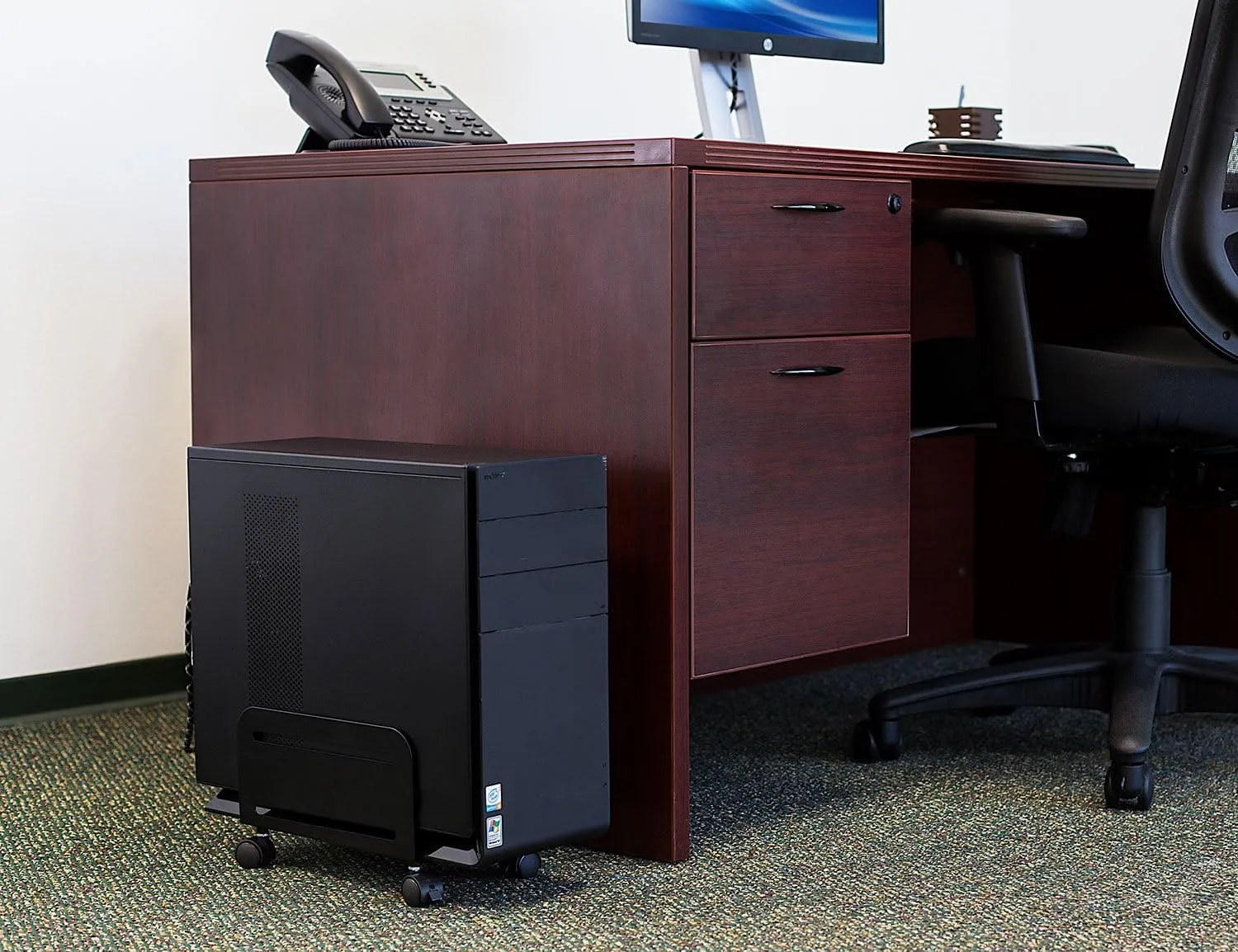 Mount-It! Computer Tower Stand, Adjustable Mobile CPU Stand with Wheels, Heavy-Duty Steel Rolling Cart, Fits Most PC Towers