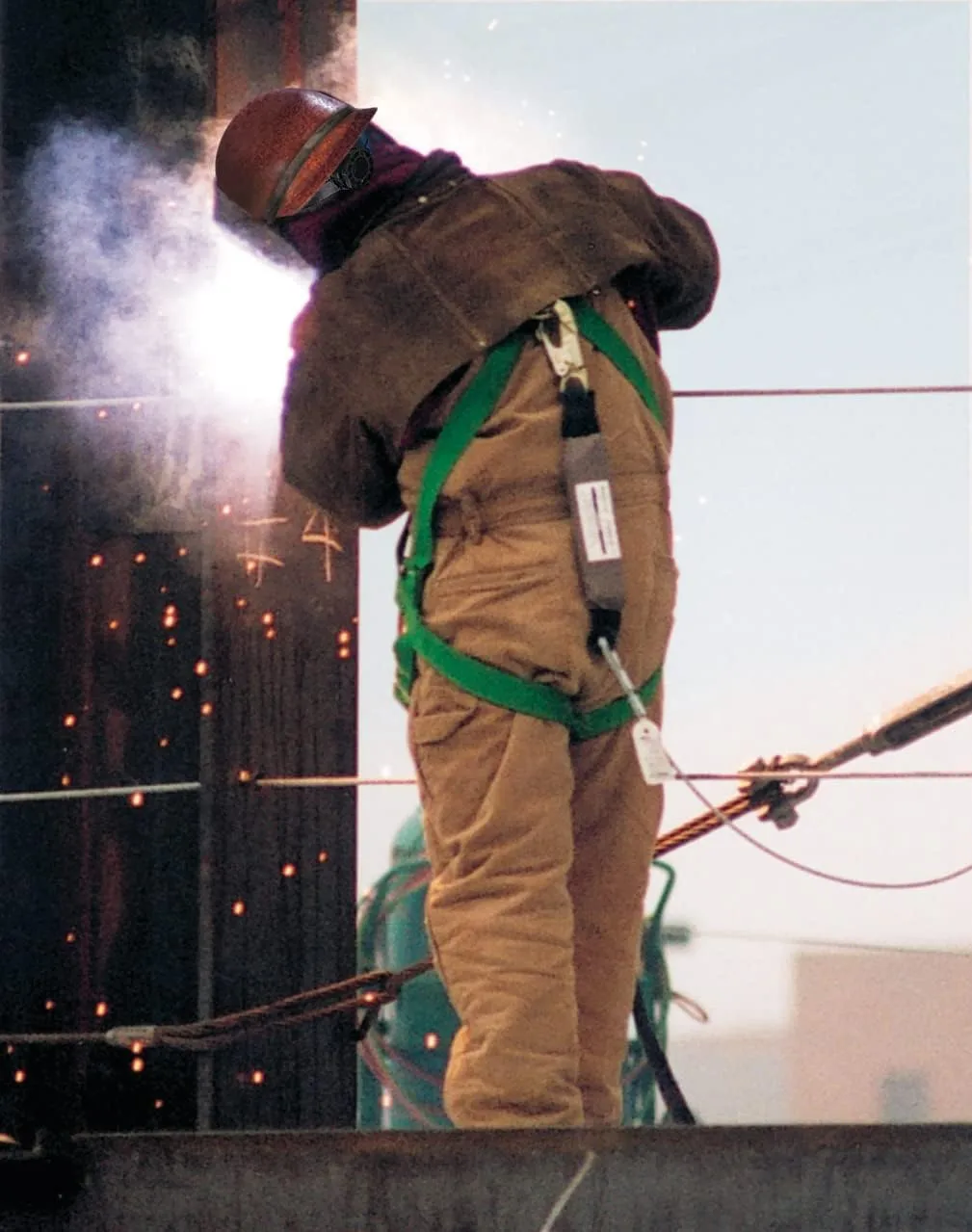 MSA Skullgard Full-Brim Hard Hat with Suspension - Non-Slotted Cap, Made of Phenolic Resin - STAZ-ON