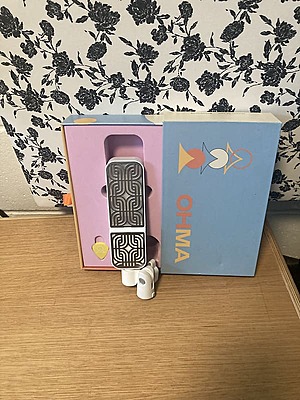 Ohma World Motif Ribbon Microphone 2023 - Present - White / Stainless Steel***DEMO**** Ohma World Motif Ribbon Microphone 2023 - Present - White / Stainless Steel***DEMO****