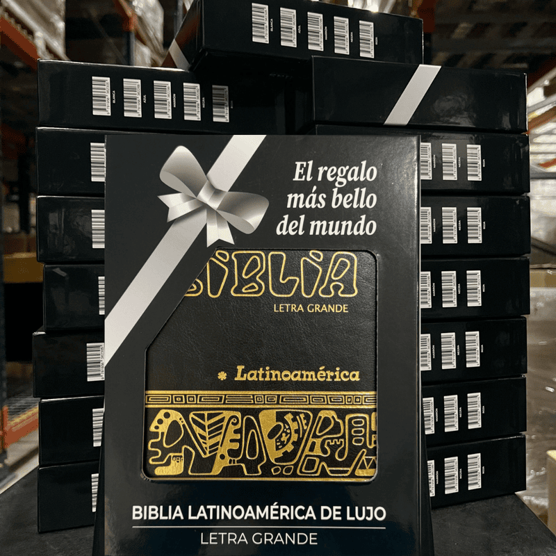 La Biblia Latinoamérica de Lujo/ Negra / Letra Grande / Imitación piel / Cierre e Índice - Caja de 16 unidades