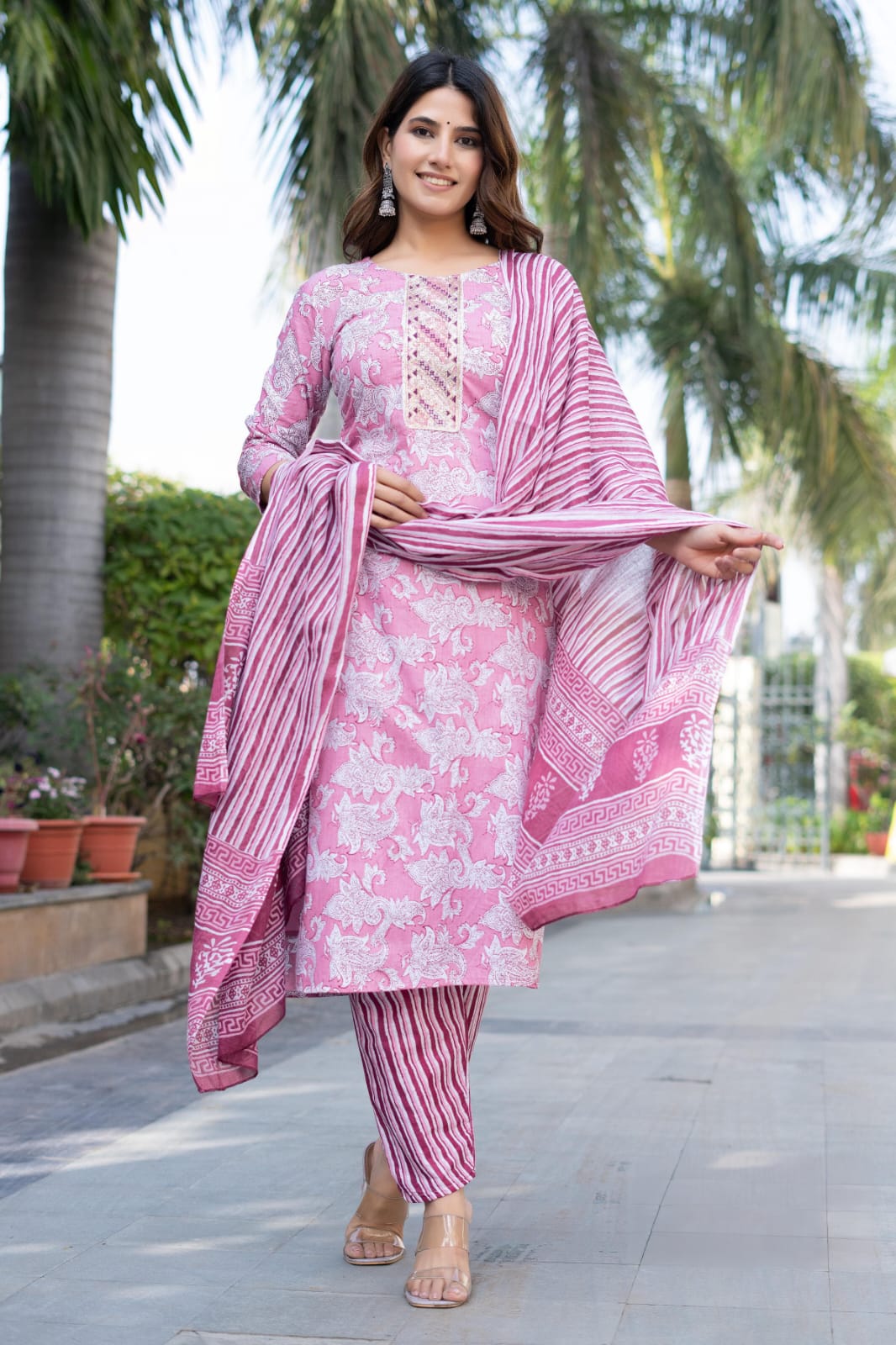 Odhani Pink Kurta Set
