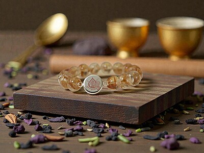 amber clear bracelet