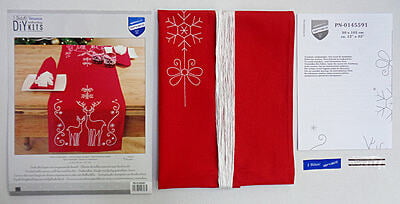 Runner Ricamo Cervi e Cristalli di Neve 30x105 cm Runner Ricamo Cervi e Cristalli di Neve 30x105 cm