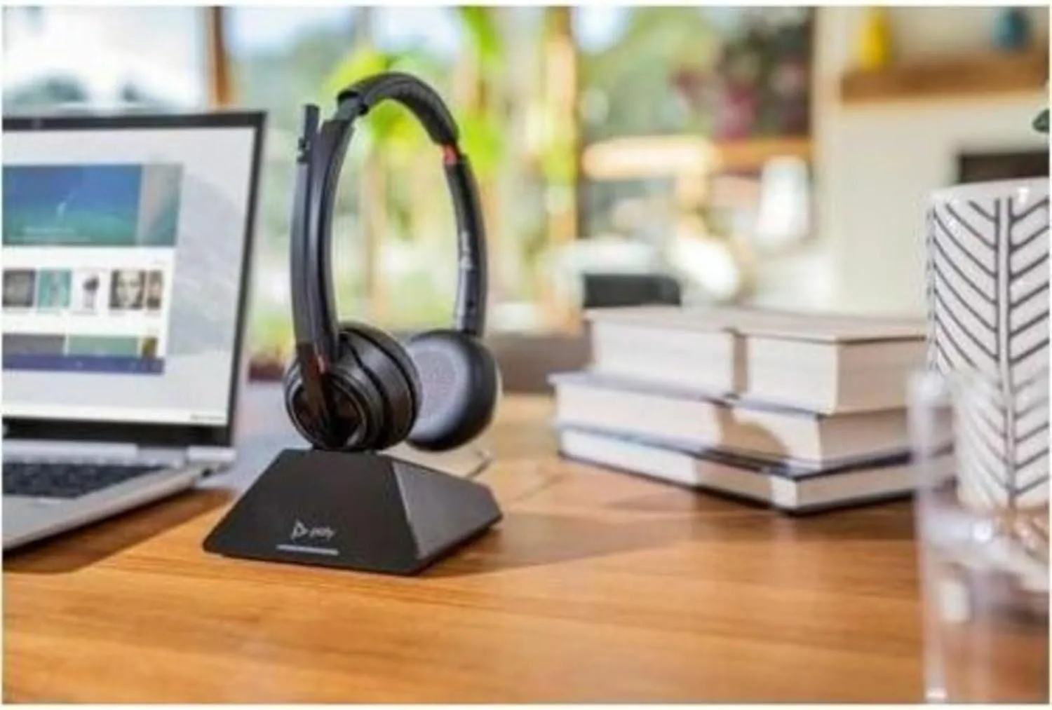 Poly Savi 8220 UC Wireless DECT Headset System