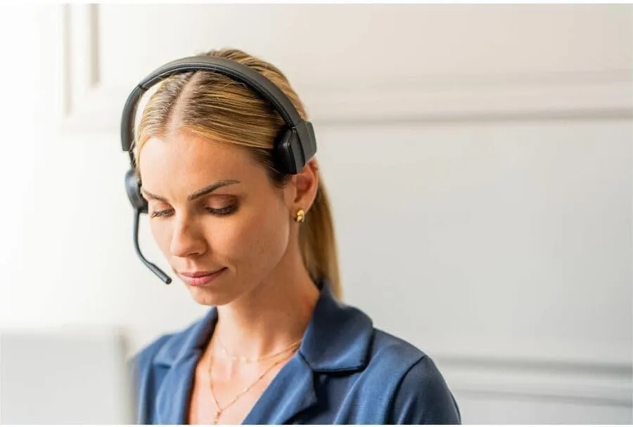 Poly Voyager 4310-M Microsoft Teams Certified USB-A Headset +BT700 dongle TAA - Microsoft Teams CertificationUSB Type A - Wired/Wireless - Bluetooth