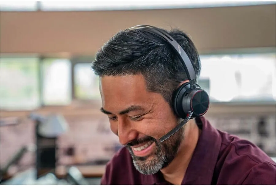 Poly Voyager Focus 2 USB-C-C Headset +USB-C/A Adapter