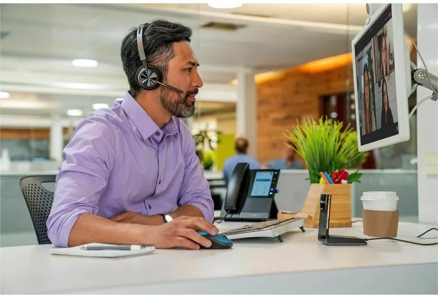 Poly Voyager Focus 2 USB-C-C Headset + USB-C/A Adapter TAA