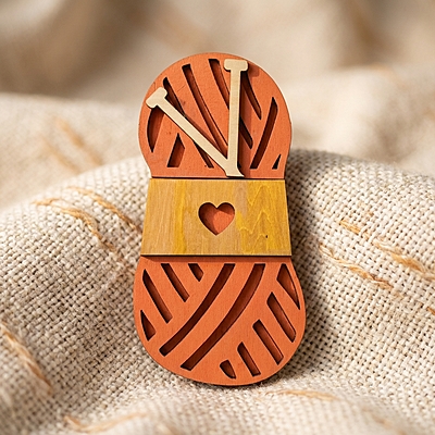 Yarn Ball Gift Card Holder (Wooden Keepsake) Yarn Ball Gift Card Holder (Wooden Keepsake)