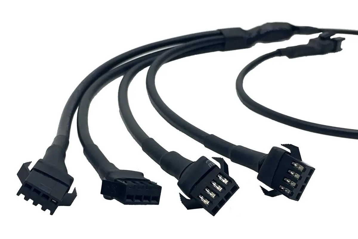 Quake LED QW843 RGB 1 to 4 LC4 Y Splitter