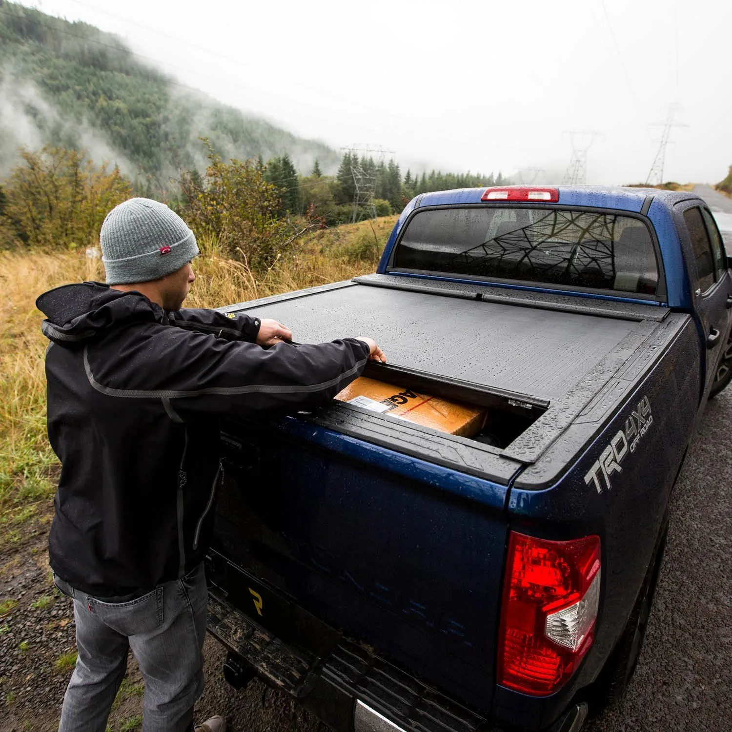 RealTruck Roll-N-Lock M-Series Retractable Truck Bed Tonneau Cover