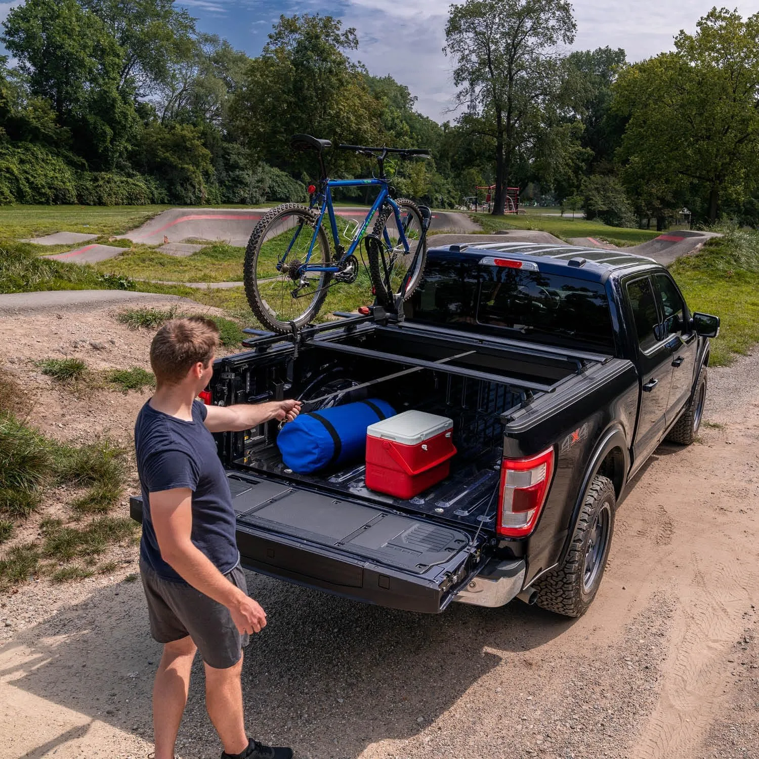 RealTruck Roll-N-Lock M-Series Retractable Tonneau Cover