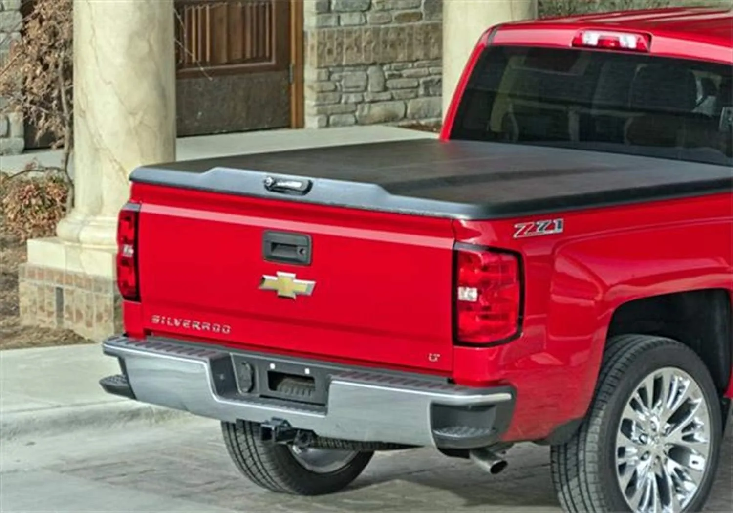 RealTruck UnderCover One-Piece Truck Bed Tonneau Cover - Fits Chevy Silverado 1500