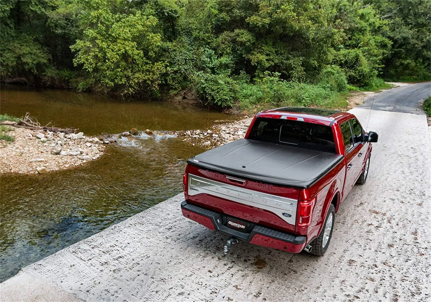 RealTruck UnderCover One-Piece Truck Bed Tonneau Cover - Fits Chevy Silverado 1500