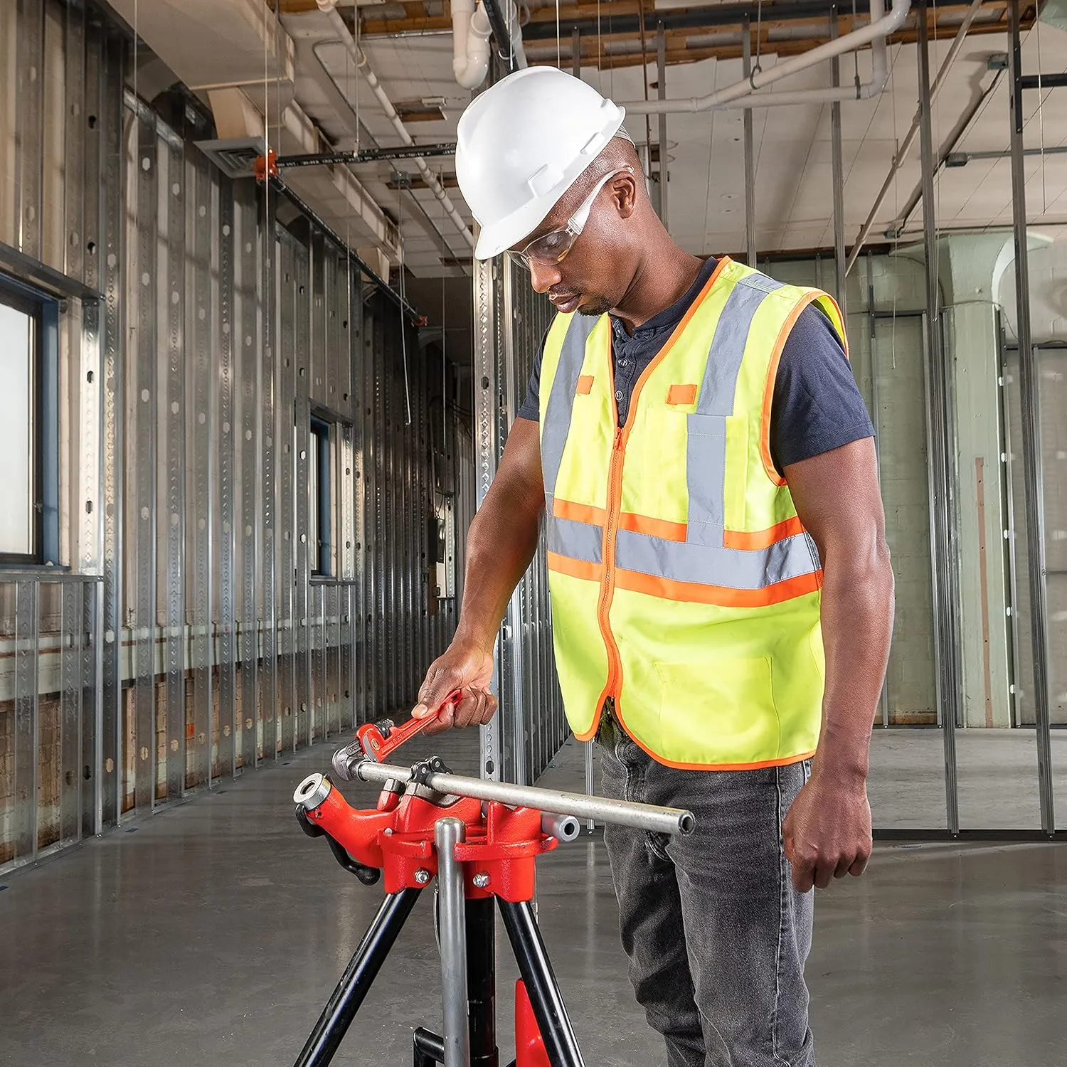 RIDGID 31005 Model 8 Heavy-Duty Straight Pipe Wrench, 8-inch Plumbing Wrench, Small, Red