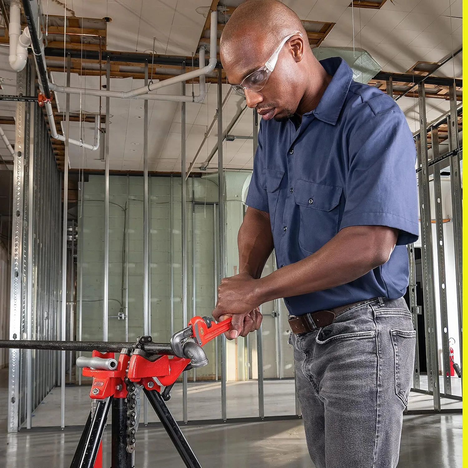 RIDGID 31010 Model 10 Heavy-Duty Straight Pipe Wrench, 10-inch Plumbing Wrench, Red, Black