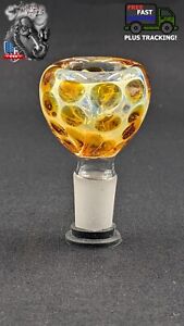 BOWLS WITH DESIGN ON IT