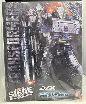 Action Figures - Megatron DLX - Transformers: War for Cybertron Trilogy