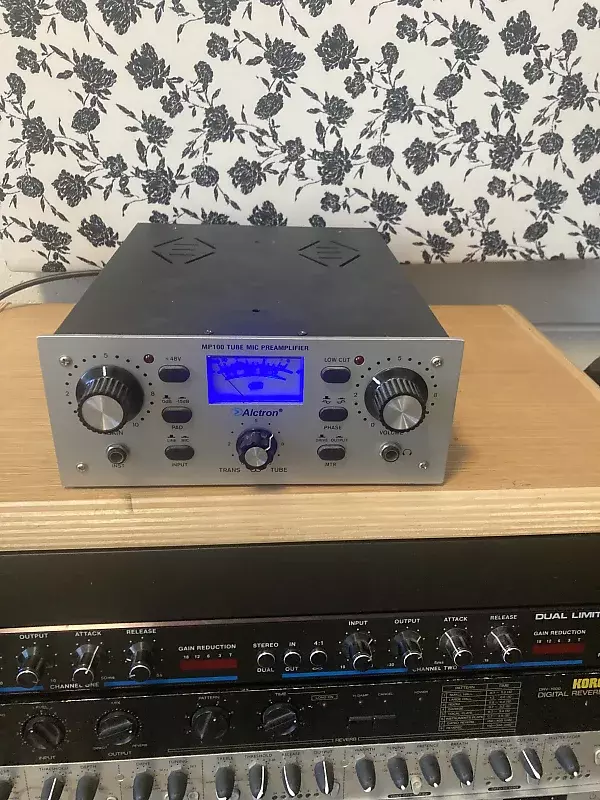 Alctron MP-100 Tube/Solid Stare Preamp Alctron MP-100 Tube/Solid Stare Preamp