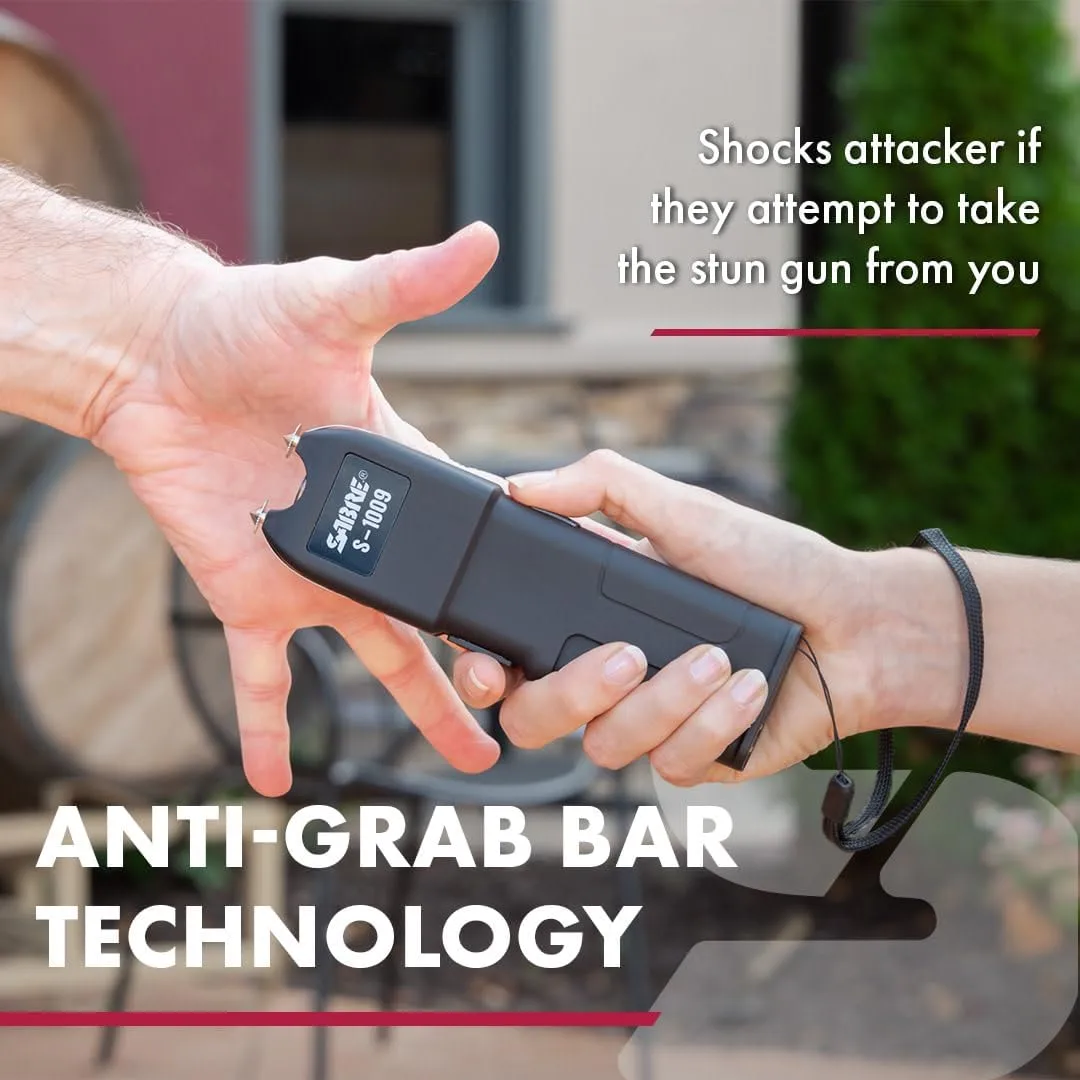 SABRE 2-in-1 Stun Gun with Flashlight and Anti-Grab Bar Technology, Painful 1.250 µC Charge, 120 Lumens