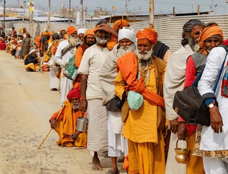 Feeding Sadhus in Govardhan Parikrama Seva (Weekly Support)