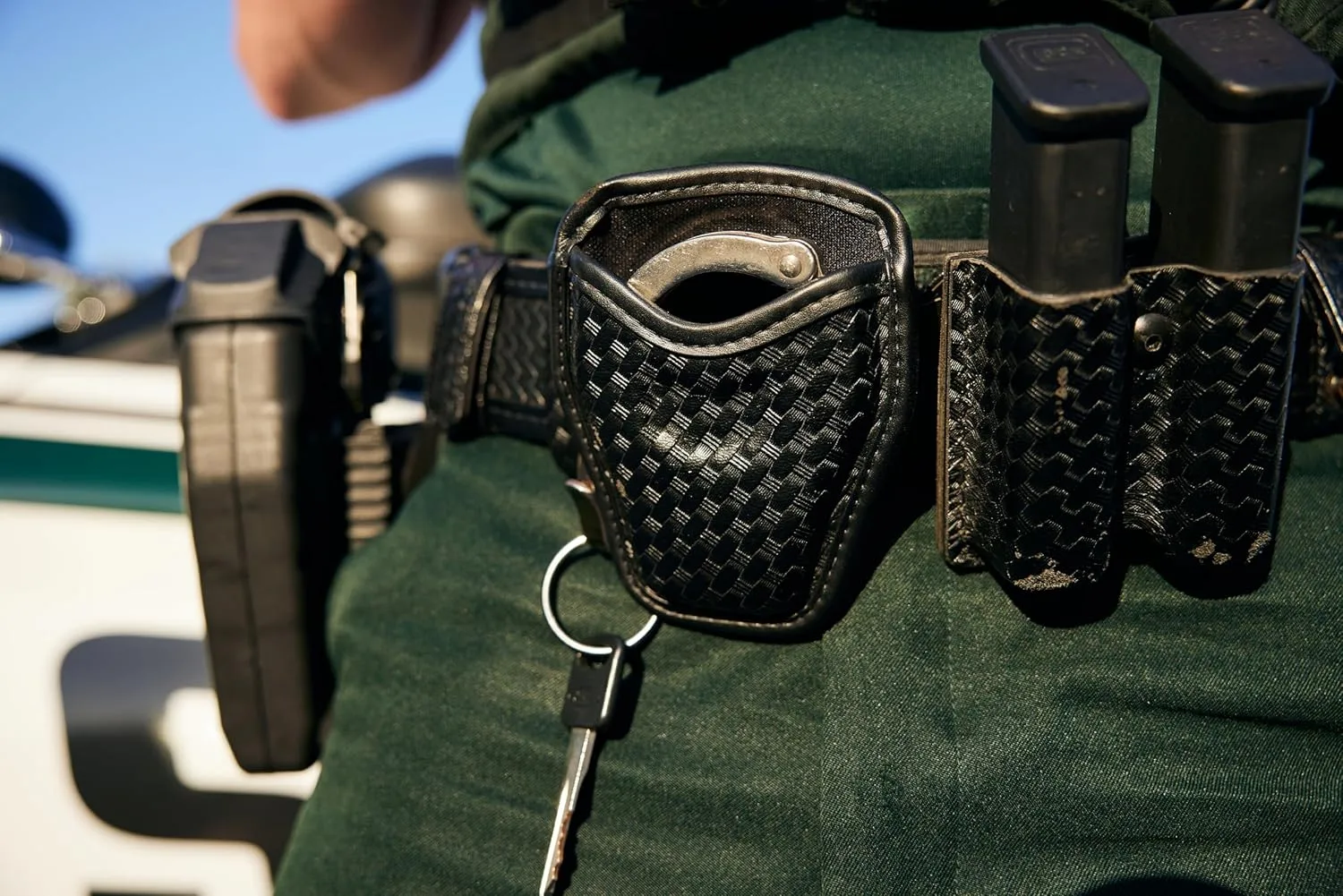 BIANCHI AccuMold Elite 7934 Open Top Handcuff Case for Duty Belt