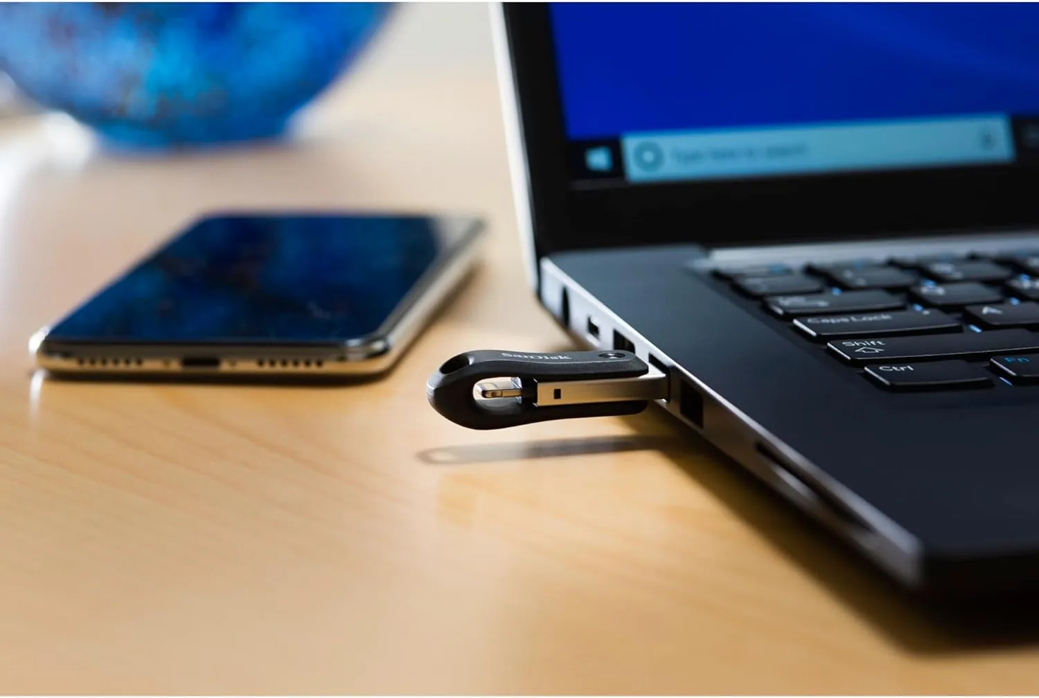SanDisk iXpand Flash Drive Go for Your iPhone - 256 GB - USB 3.0 Type A, Lightning - 1 Year Warranty