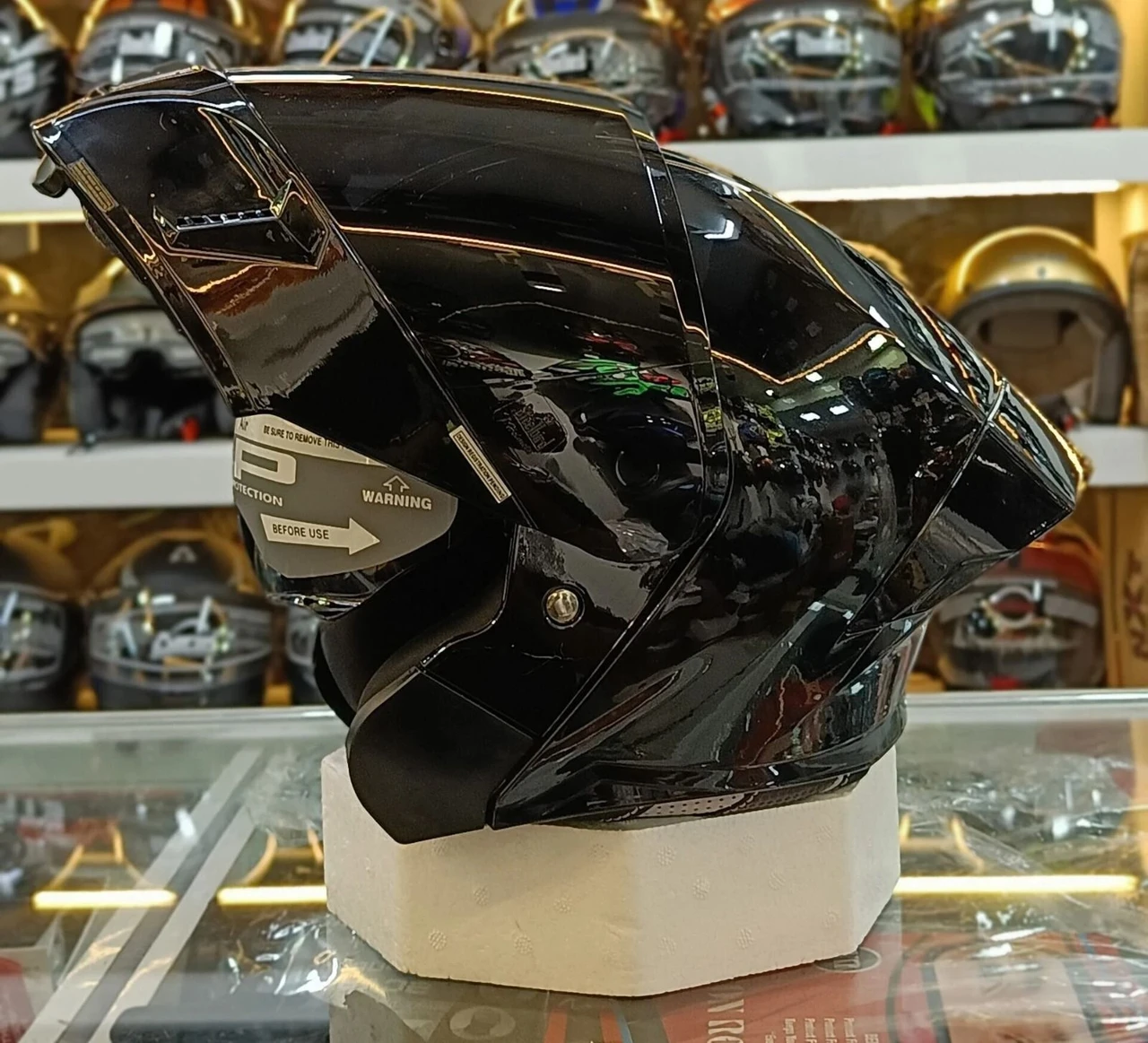 STEELBIRD SBA-20 ISS GLOSSY BLACK C/V 600 MM WITH EXTRA SMOKE VISOR, SB LOGO STEELBIRD SBA-20 ISS GLOSSY BLACK C/V 600 MM WITH EXTRA SMOKE VISOR, SB LOGO
