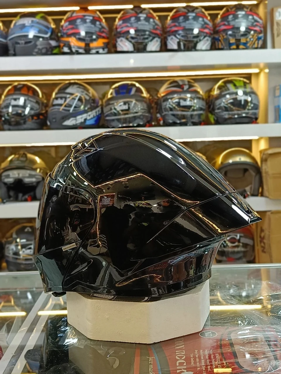 STEELBIRD SBA-20 ISS GLOSSY BLACK C/V 620 MM WITH EXTRA SMOKE VISOR STEELBIRD SBA-20 ISS GLOSSY BLACK C/V 620 MM WITH EXTRA SMOKE VISOR
