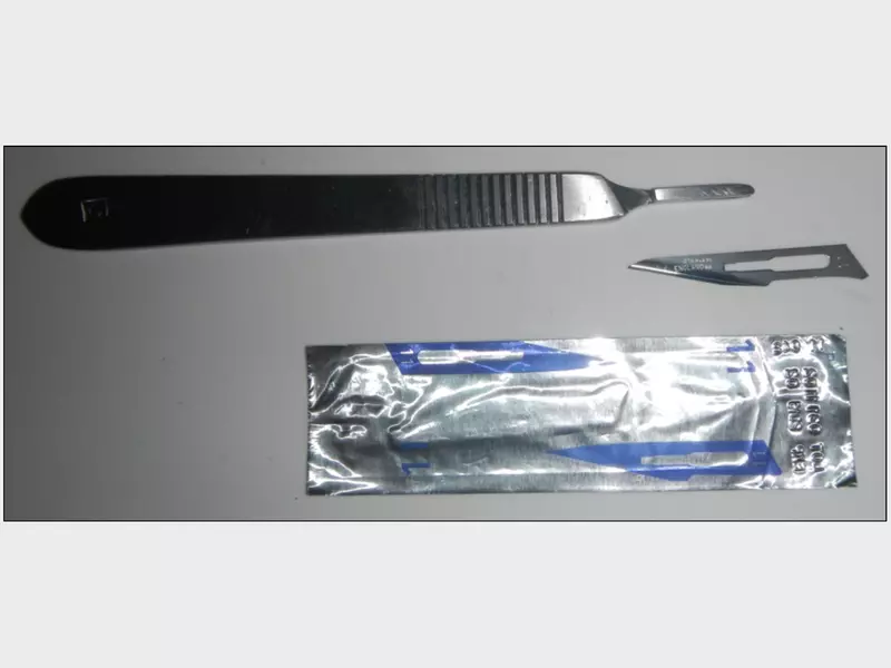 Scalpel Handle shown with blades (sold separately)