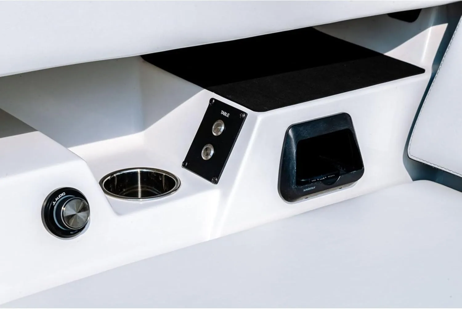 Scanstrut SC-CW-6GT Nest 15W 3-Coil Waterproof Wireless Charger