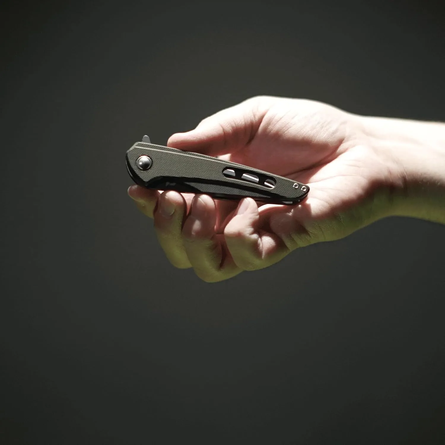 Schrade Delta Class Kinetic BLK Folder 8in with 3.5in AUS-8 Steel Blade and G10 Handle for EDC