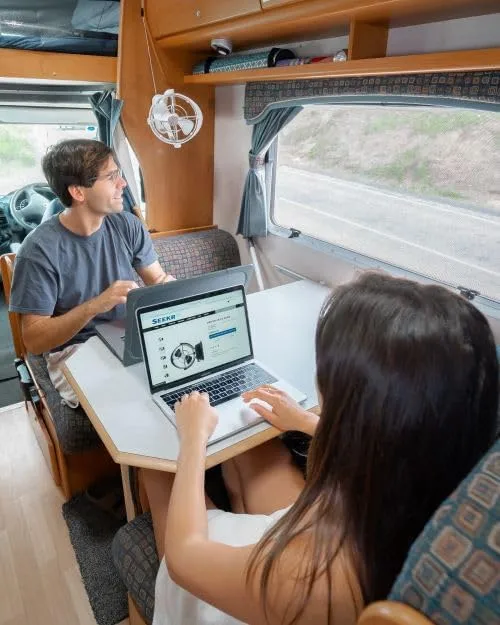 SEEKR Sirocco II Elite Fan 12/24V Auto-Sensing Brushless DC