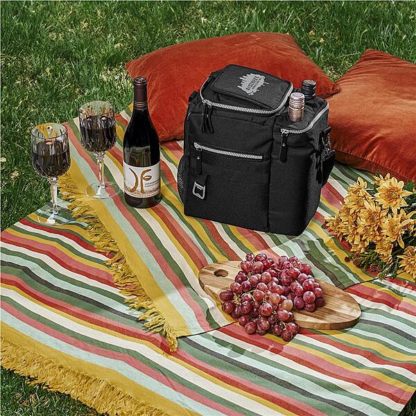 Quivera Wine & 16-Can Cooler
