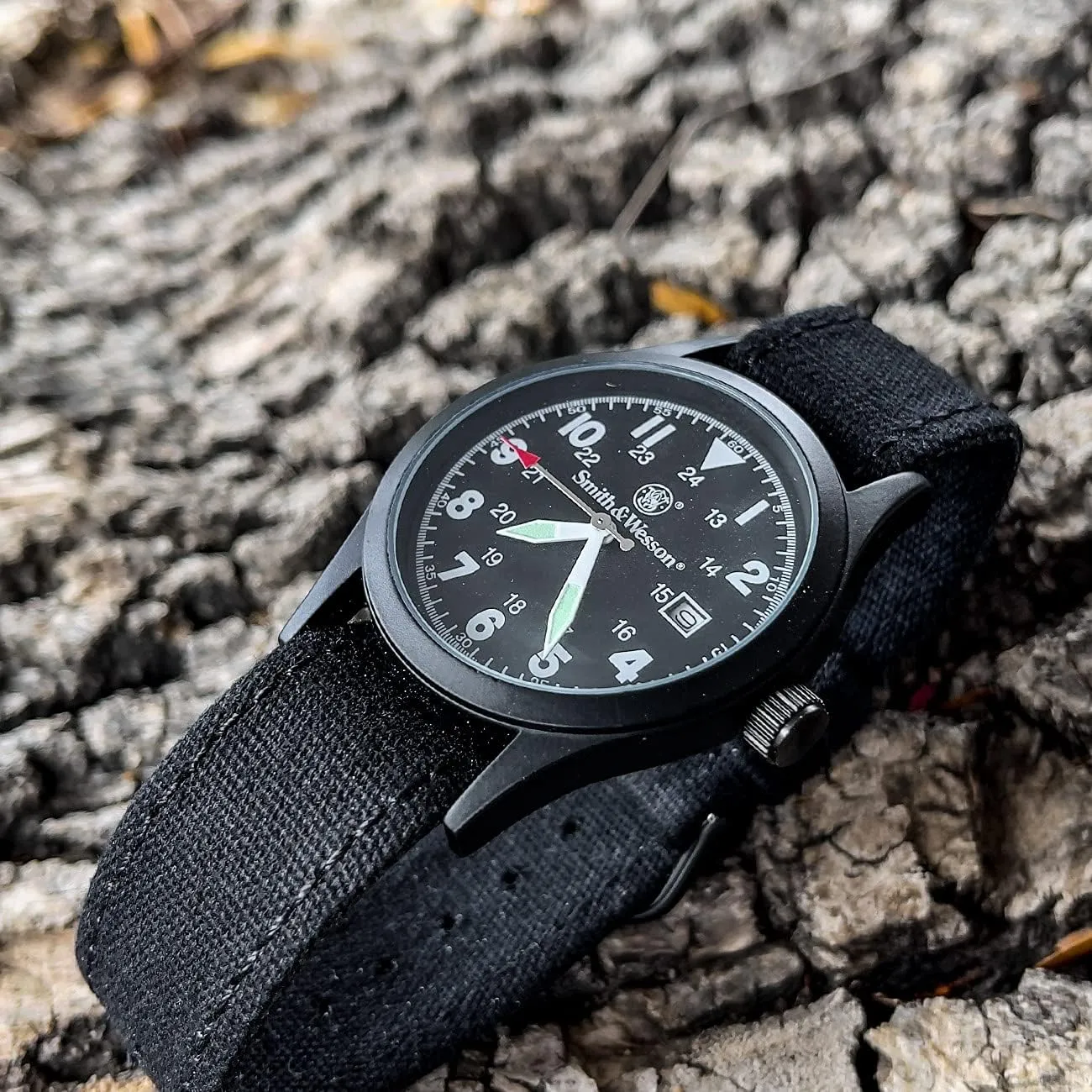 SMITH & WESSON Men's Military Watch with Interchangeable Canvas Straps, Water Resistant, Date Display