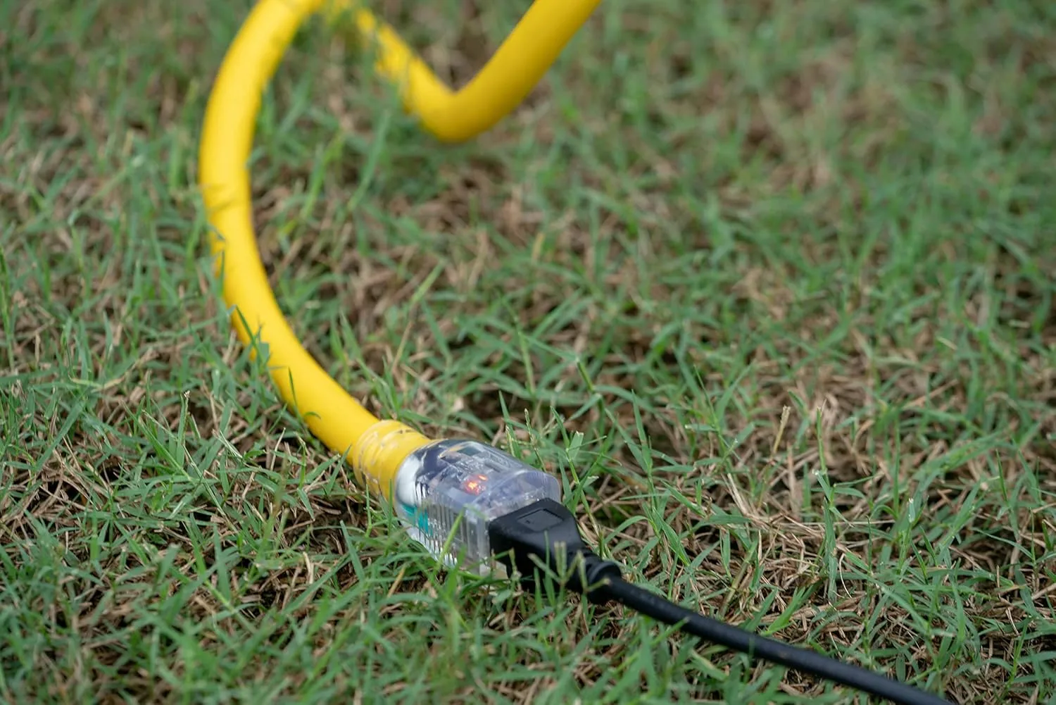 SOUTHWIRE Extra Heavy Duty 10/3 SJTW-A Extension Cord with Lighted End